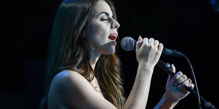 «Ασημένια μου αλυσίδα» με την Κωνσταντίνα Πάτση και τις «Ηπειρώτισσες»