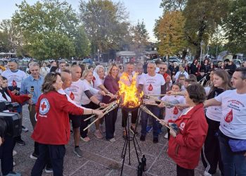 Η «Φλόγα της Αγάπης» πέρασε από τα Γιάννενα μεταφέροντας μηνύματα ζωής, προσφοράς και αλληλεγγύης