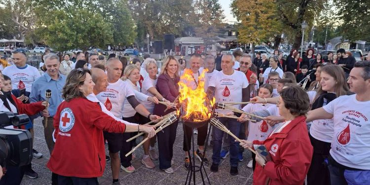 Η «Φλόγα της Αγάπης» πέρασε από τα Γιάννενα μεταφέροντας μηνύματα ζωής, προσφοράς και αλληλεγγύης