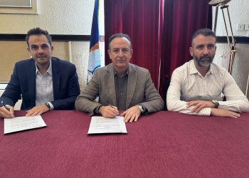 Ο Δήμος Ιωαννιτών αποκτά δύο δημόσιους φορτιστές ηλεκτρικών οχημάτων