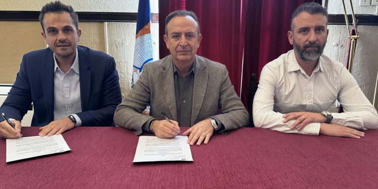 Ο Δήμος Ιωαννιτών αποκτά δύο δημόσιους φορτιστές ηλεκτρικών οχημάτων